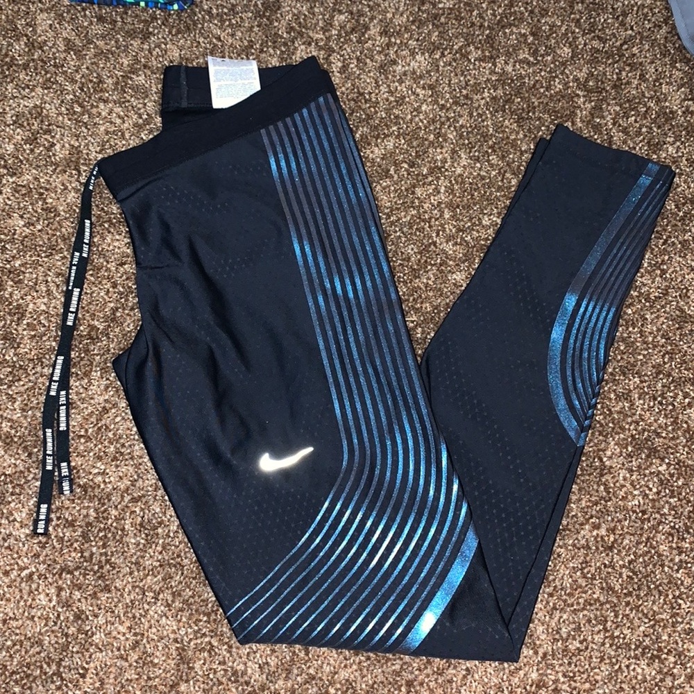 Nike Track Reflective Leggings Women’s Size Small Black with Metallic Stripes